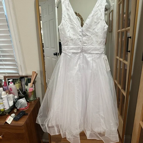 Lulu's Elegant White Wedding Dress - Picture 4 of 4